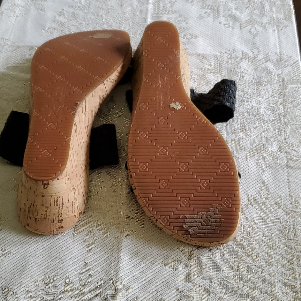 Shoes - Picture 4 of 4